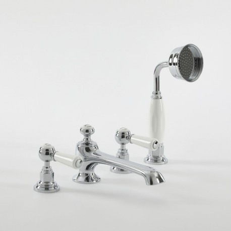 Henbury bath pillar taps